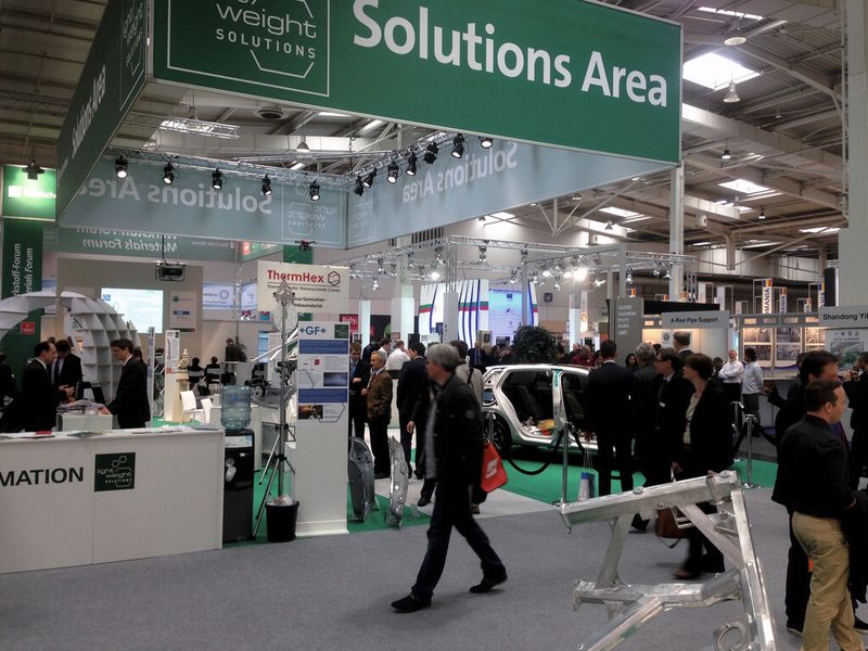 Themenparks wie die «Light Weight Construction Solutions Area» werden auch 2015 wieder für Begeisterung sorgen. (Bild: SMM)