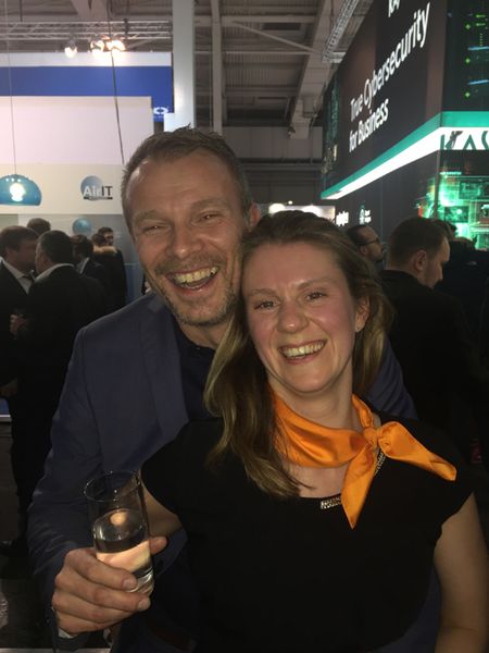 Matthias Stuhlmacher, Nuvias, mit seiner Herzdame Birte Hansen, L und M BusinessIT. (Bild: IT-BUSINESS)