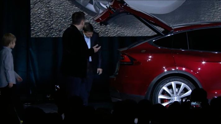 Wir haben für das Model X auch ein Zubehörteil entwickelt … (Tesla)