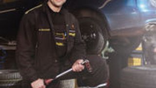 Kfz-Mechatroniker Christian Sauermann-Kersch ist eines der Gesichter der Kampagne. (Foto: Björn Ewers)