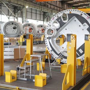 Große Stückzahlen in Linien gefertigt – dieses Prinzip gilt bei Nordex auch für die Maschinenhausfertigung.