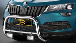 Der Frontbügel kann zusätzlich mit Scheinwerfern ausgerüstet werden. (Bild: Cobra)