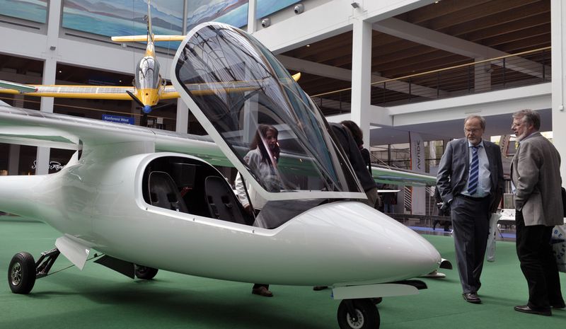 Die Sunseeker von Solar Flight auf der e-flight-expo der AERO in Friedrichshafen ( AERO)