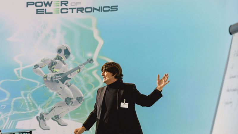 Prof. Griesinger von der DHBW Stuttgart spricht am 29. September über die physikalischen Grundlagen des Wärmemanagements.(Bild:  Stefan Bausewein Photographie)