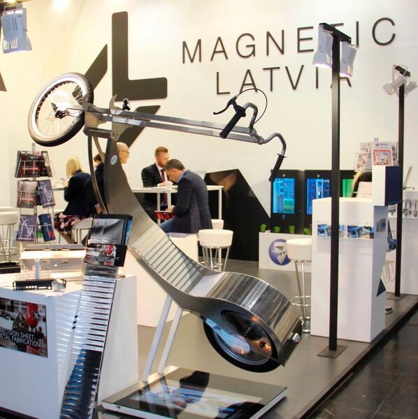 SFM Latvia in Halle 4 demonstriert mit diesem Roller, wie sich aus präzise gearbeiteten Blechkomponenten formschöne Produktideen werwirklichen lassen. (Königsreuther)