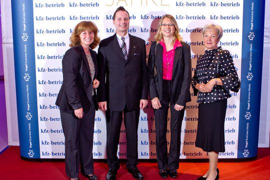Christine Geist (Vogel Business Media), Carsten Scholz (Hazet), Emilie Goury (SNR), Helga Schmitt (Vogel Business Media) (Archiv: Vogel Business Media)