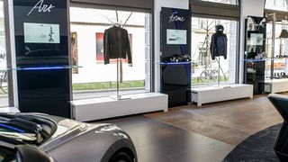 Das Konzept von Bugatti in München sieht eine Mischung aus Ausstellungsfläche für die Autos und einem Bereich für Mode vor. (Foto: Bugatti)