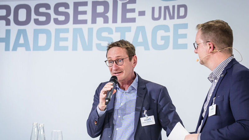 Timm Diesbach diskutierte mit Jochen Kleemann, PPG Deutschland und… (Bild: Stefan Bausewein)