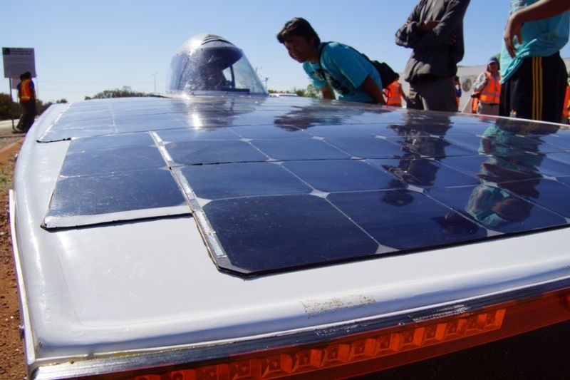 Impressionen vom Solarautorennen World Solar Challenge 2013. (Bild: World Solar Challenge)