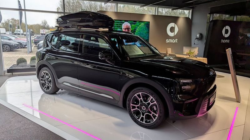Neben Mercedes-Benz verkauft Sternpartner in Lüneburg auch Smart. Der digitale Prozess muss also auch markenübergreifend funktionieren. (Bild: Rosenow – VCG)
