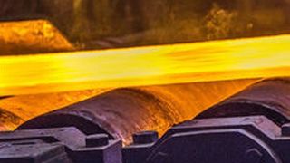 Das Gemeinschaftsprojekt „Horizontales Bandgießen von Stahl - neue Hochleistungswerkstoffe ressourcenschonend herstellen“ wurde beim Deutschen Zukunftspreis ausgezeichnet. (Bild: Salzgitter AG)