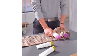 Mit der Verpackungspolstermaschine HSM ProfiPack P425 hergestelltes Material eignet sich für den universellen Einsatz. (Kuhnle + Knödler fotodesign bff // kuhnleknoedler.de)