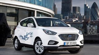 Hyundai bietet sein Brennstoffzellenauto ix35 Fuel Cell seit Mai für jedermann an.
 (Foto: Hyundai)