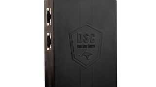 Die Box „DSC Lan“ reguliert die Zugriffszeiten auf das Backup-Medium. (CORINNA SCHMID)