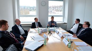 Was bedeutet Industrie 4.0 für die Maschinensicherheit? Experten diskutierten die Auswirkungen für Funktionale Sicherheit, Normung und Sicherheitstechnik. (Vogel Business Media / Johannes Untch)