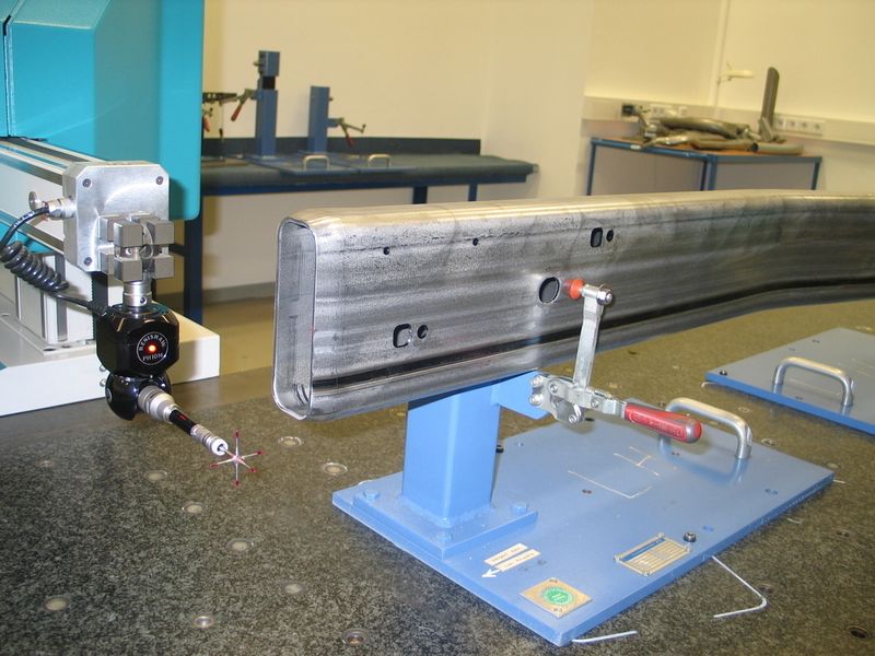 Eine permanente Qualitätsüberwachung stellt die 3D-Koordinaten-Messmaschine bei der Finow Automotive sicher. (Archiv: Vogel Business Media)