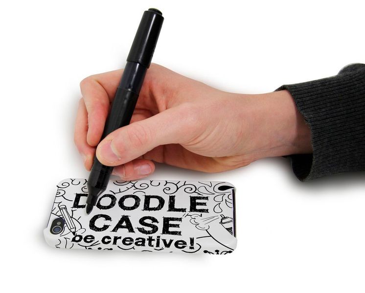Das ganze gibt es auch für IPhone-Hüllen (4/ 4S und 5): Das Doodle Case Set besteht aus einer Schutzhülle, einem speziellen Stift zum gestalten des Telefons und einer Speziallösung mitsamt Tuch, mit der Sie das Design abwischen und immer wieder einen neuen Look kreieren können. (Bild: www.geschenkidee.de)