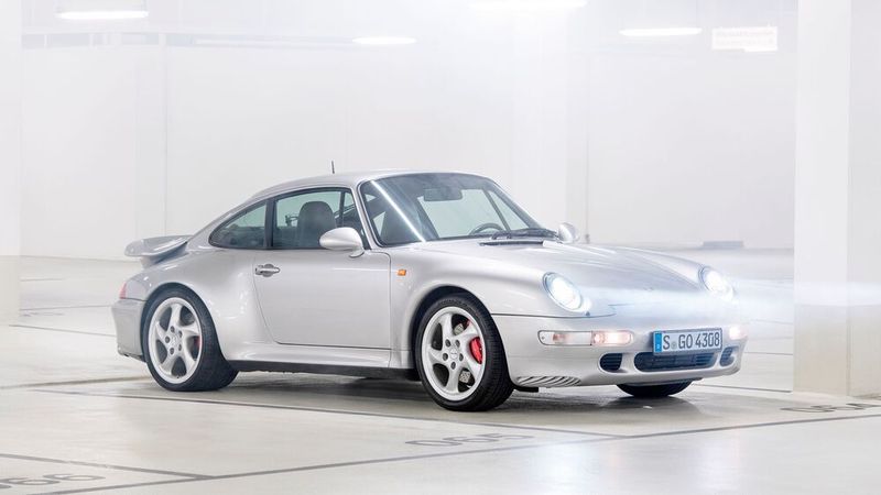 Der schnelle Däne war mit einem Fahrzeug wie diesem, einem Porsche 993, unterwegs.(Bild:  Porsche)