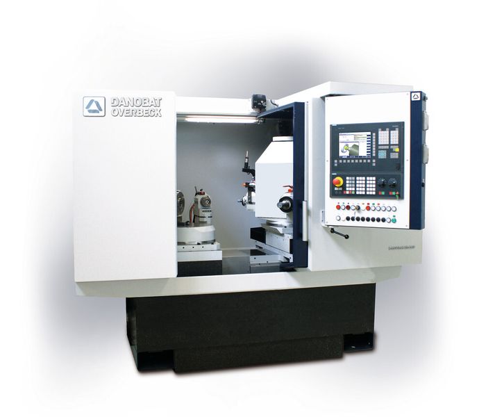 Im Verbund mit der Danobat-Außenschleifmaschine vom Typ LG-400 werden auf dieser hier einzeln gezeigten IRD-400 Innenkegel im Verhältnis 1:10 und Außenfasen an Keramikkomponenten für Hüftgelenksprothesen bearbeitet. (Bild: Overbeck)