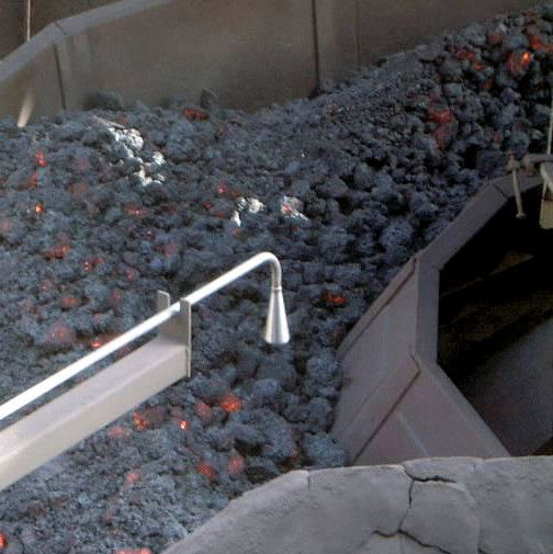 Mechanical measuring systems are often used in harsh environments, but are not ideal because they are subject to considerable wear. Microwave-based sensors can be adapted to many different applications, ensuring maintenance-free, reliable operation. (Picture: Vega Grieshaber)