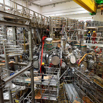Im Inneren der Anlage: Der Stellerator-Fusionsreaktor Wendelstein 7-X. (Bild: IPP / Thorsten Bräuer)