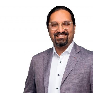 Laut Nabil Bukhari, CTO bei Extreme Networks, sollen Netzwerke künftig eigenständig erkennen, entscheiden und handeln, wobei Kontrolle und Governance beim IT-Team verbleiben. (Bild: Extreme Networks)