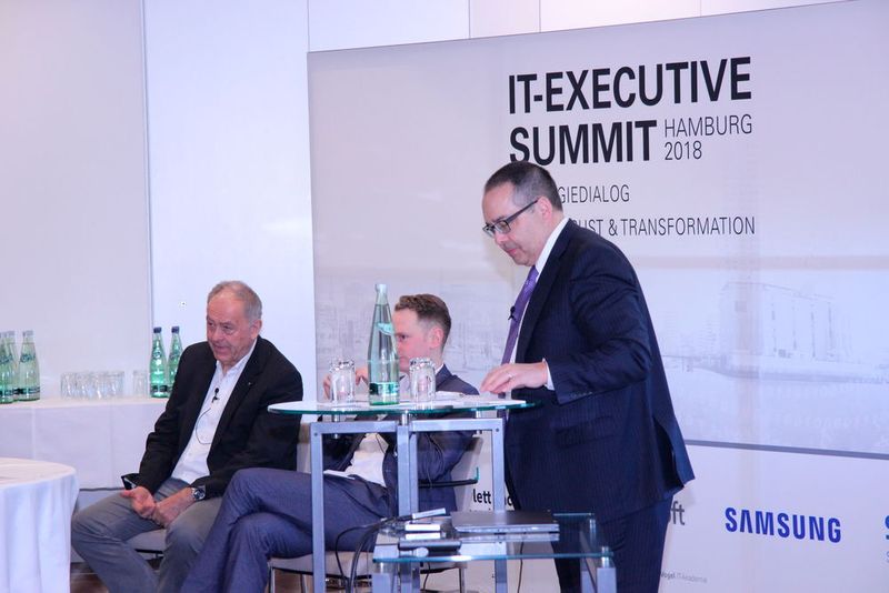 Im Anschluss stand – unter der Moderation von Prof. Dr. Krcmar – eine offene Diskussionsrunde auf dem Programm. (Vogel IT-Medien GmbH)