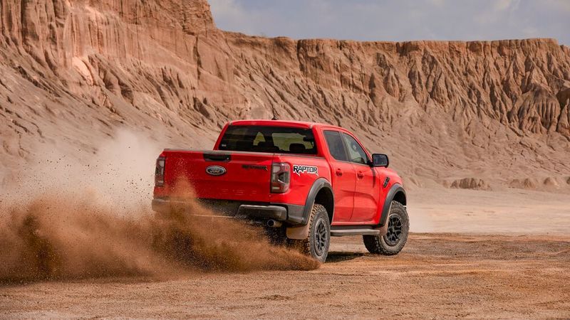 Damit die Umwelt das Leistungsvermögen auch akustisch wahrnimmt, kann der Fahrer zwischen vier Akustikstufen wählen. (Autoren-Union Mobilität / Ford)