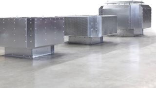 Nach einer Explosion muss das Gerät weder gereinigt noch komplett ersetzt werden, lediglich das Entlastungselement wird ausgetauscht. Dieses besteht aus einer in eine Kassette eingebauten Berstklappe, die sich, ähnlich wie eine Schublade, mit wenigen Handgriffen aus dem Gehäuse herausziehen und wieder einschieben lässt.  (Bild: Rexotec)