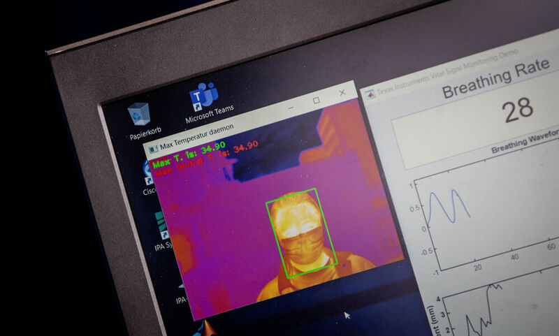 Mittels einer Wärmebildkamera wird die Temperatur gemessen. Der Bildausschnitt zeigt die Testauswertung mit Wärmebild des Gesichts und Atemhüben.
 (Robert-Bosch-Krankenhaus/Christoph Schmidt)