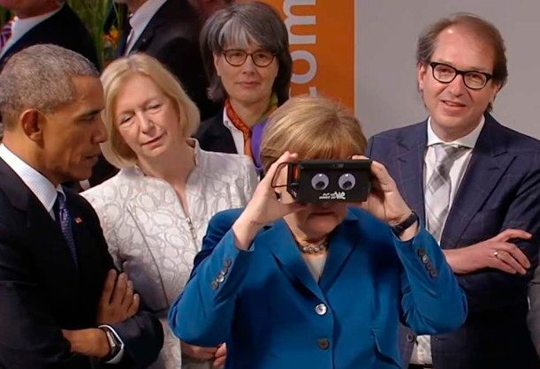 Obama und Merkel erhielten Einblick in künstliche Welten. Dobrindt (oben rechts) durfte sich nicht einmal in Virtual Reality als Bayrischer Ministerpräsident erleben. (Bild: Hannover Messe)