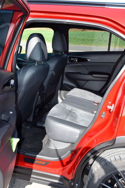 Insassen auf der Rückbank sitzen bequem. (Bild: Simon/»kfz-betrieb«)