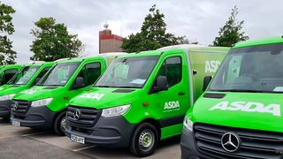 Die britische Supermarktkette Asda setzt jetzt auf smarte Transportmöglichkeiten. Denn sie testet die Auslieferung von Lebensmitteln via autonomen Fahrzeugen, sagt die dpa. (Bild: Asda)