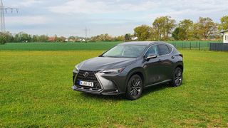 Auf der Jury-Rundreise für den neuen Automotive Business Award von »kfz-betrieb«, die das Redaktionsteam von Bremen über Passau bis nach Leipzig einmal quer durch Deutschland führte, konnten wir den neuen Lexus NX ausgiebig testen. (Bild: Mauritz/»kfz-betrieb«)