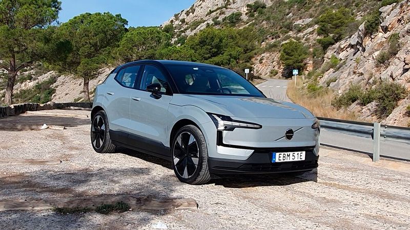 Das Dach ist ab der mittleren Ausstattungslinie Plus schwarz. (Bild: Mauritz – VCG)