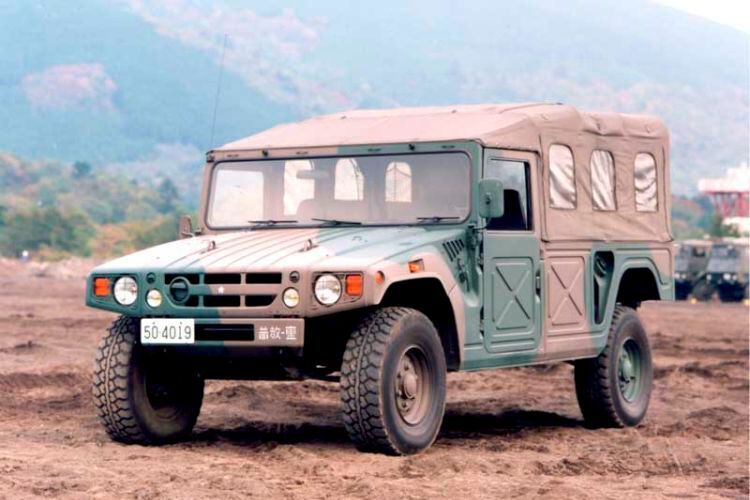 Da die Militärversion des Mega Cruiser unter die japanische Geheimhaltung für Militärgüter fällt, gibt es vom BXD10 nicht einmal ein Datenblatt oder dergleichen, um eine Zulassung innerhalb der EU zu erwirken. (Bild: Toyota)