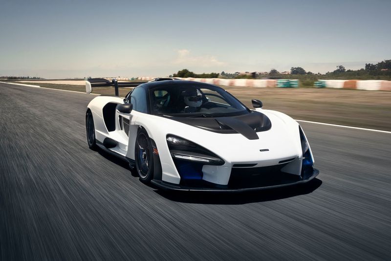 Das Aggregat Beschleunigt den McLaren in 2,8 Sekunden von 0 auf 100 km/h und erreicht eine Spitzengeschwindigkeit von 340 km/h. ( McLaren)