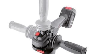 Der Anwender kann den Handgriff in drei verschiedenen Positionen anbringen, damit haben beispielsweise auch Linkshänder das Werkzeug stets optimal im Griff. (Würth)