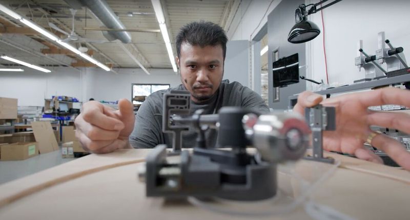 The ability to consolidate parts lowered tooling costs, supply chain requirements and assembly time. (Source: Phillips-Medisize)
