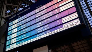 Drei von vier Fernzügen fallen am Mittwoch (11. August) und Donnerstag (12. August) aus. (Bild: Deutsche Bahn AG / Patrick Kuschfeld)