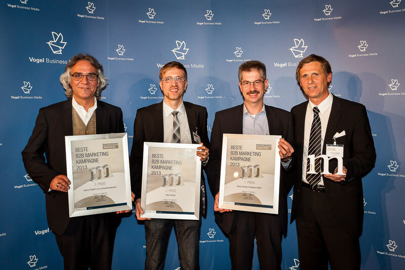 Die Einreicher der drei besten B2B Kampagnen 2013 freuen sich über ihren Sieg: Michael-M. Andree, Projekt x, Marco Rüb, Bosch Rexroth, Uwe Happel, Becker-Antriebe, und Thomas Schmidt, Diviice (von links nach rechts). (Bildquelle: marconomy)