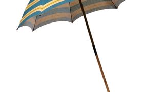 Für den Strandurlaub sinnvoll: Hautcremes mit UV-Filtersubstanzen versprechen Schutz vor schädlicher UV-Strahlung. (Archiv: Vogel Business Media)