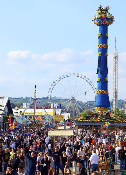 Das Cannstatter Volksfest ist stets gut besucht. Bild: In Stuttgart (Archiv: Vogel Business Media)