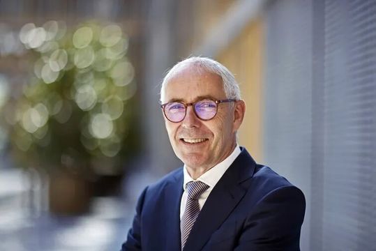 Bundeskanzler Friedrich Merz schickt sich an, eine Reise nach China zu unternehmen. DIHK-Präsident Peter Adrian sieht den Zeitpunkt als ideal an. Denn es gilt, einiges mit China, einem wichtigen Handelspartner für Deutschland, zu bereden. Hier einige Punkte dazu ...(Bild:  DIHK / W. Schuering)