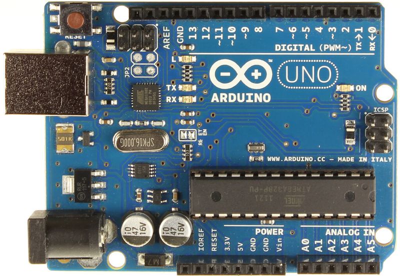 Arduino Uno: Basiert auf dem gleichen Atmel-Mikrocontroller Atmega328 wie BrickPi (Bild: Atmel)