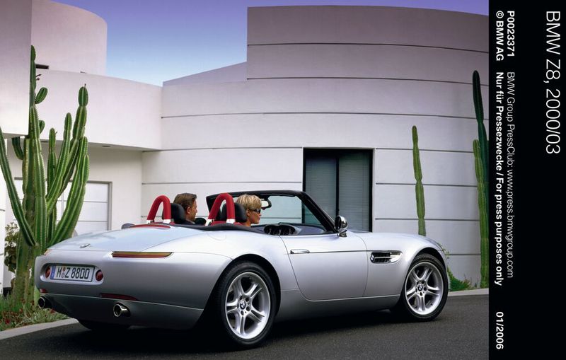 Platz 5 und erstmals eine andere Marke: Der BMW Z8 kam in „Die Welt ist nicht genug
