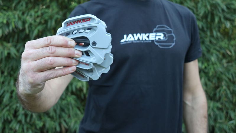 Die handlichen Klemmen lassen sich leicht in einer Tasche oder einem Rucksack verstauen.