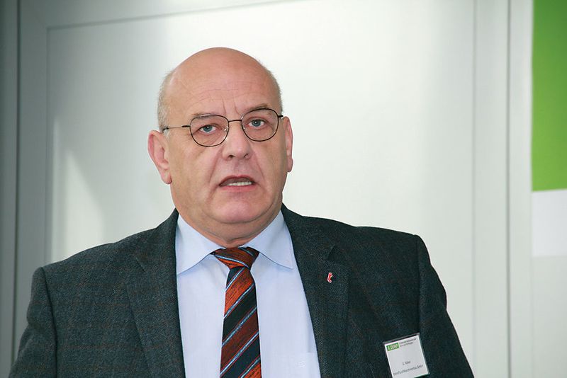 „Wir müssen umdenken: Unseren Kunden brechen teilweise große Serien weg, Vielfalt ist angesagt“, sagt Gerd Nöker, Mitgründer und -geschäftsführer des Rohrumformmaschinenherstellers Transfluid. (Itasse)