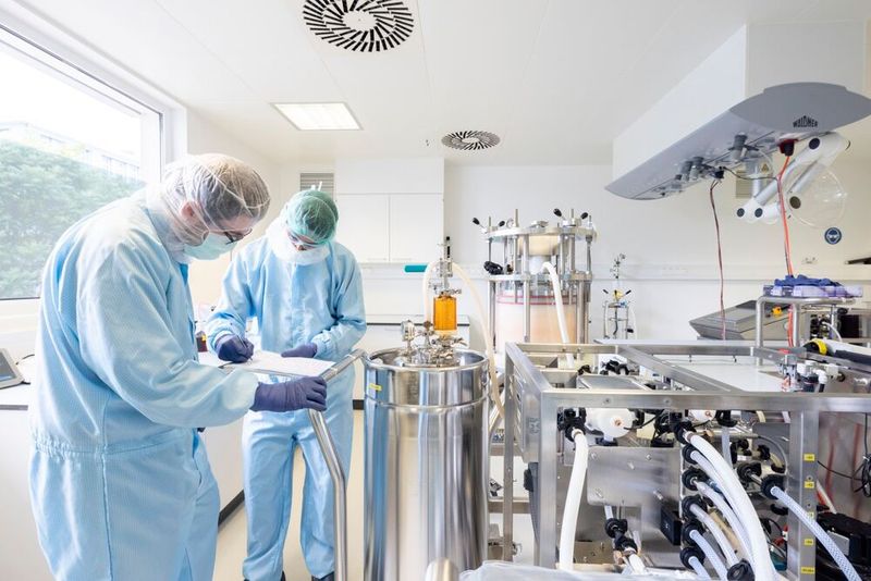 Polymun ist auf die Entwicklung und Herstellung komplexer Wirkstoffformulierungen wie liposomale und Lipid Nanopartikel Systeme sowie biotechnologische Arzneimittel spezialisiert. (Source: Enviro Falk / Stephan Polzer)