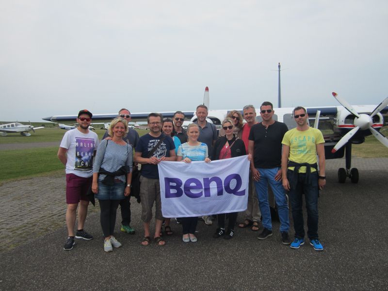 Die BenQ Truppe freut sich auf eine Entdeckungstour von oben (IT-BUSINESS)